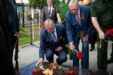 Воину-освободителю посвящается